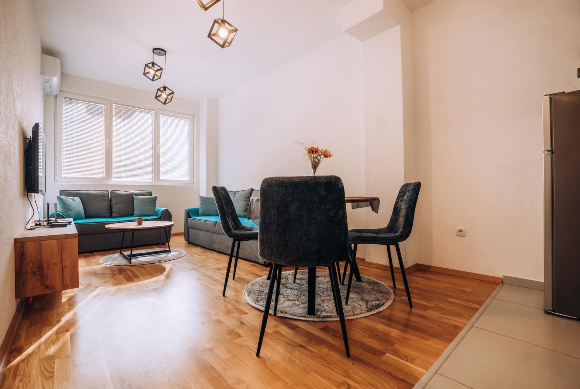 Luxury Nearby Free Parking Pet Friendly